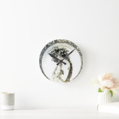 Mucha Art Nouveau Woman Lily Clock Ronde Klok (Huis)