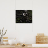 Muddy rugby ball zit op een kauwgras. poster (Keuken)