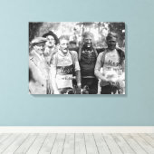 Muddy staat tegenover Tour de France 1928 na etapp Canvas Afdruk (Insitu (Houten vloer))