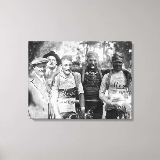 Muddy staat tegenover Tour de France 1928 na etapp Canvas Afdruk (Voorkant)