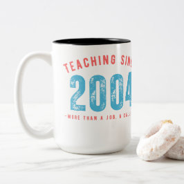 Mug for teacher | Teaching since 2004 Tweekleurige Koffiemok