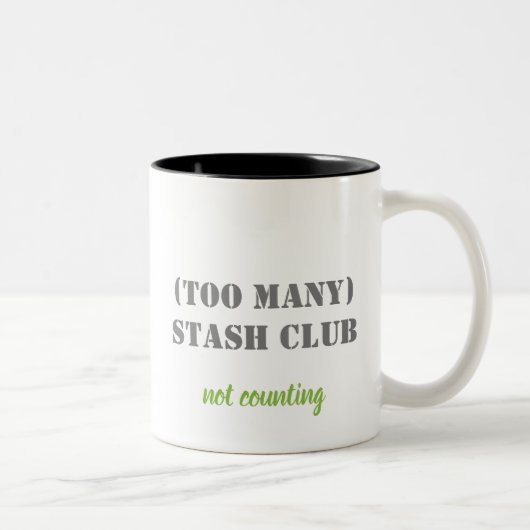 Mug - (Too Many) Stash Club Tweekleurige Koffiemok (Rechts)
