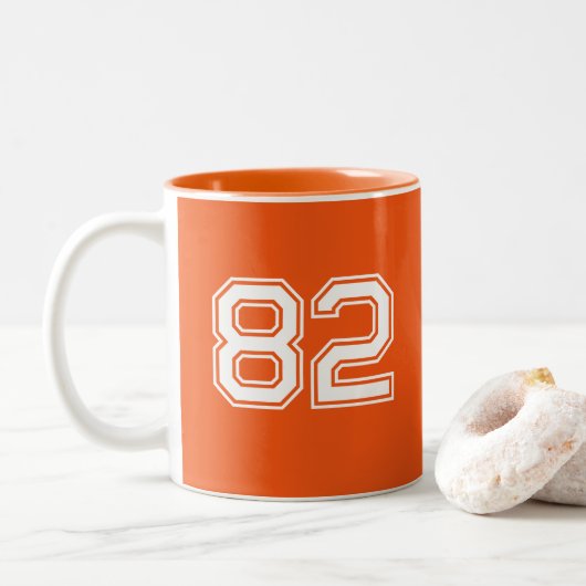Mugs 4 All - Bold. Bright. Beautifully Minimal. Tweekleurige Koffiemok (Met donut)