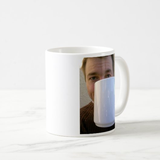 Mugshot Maandag: meta-mok #1 Koffiemok (Voorkant rechts)