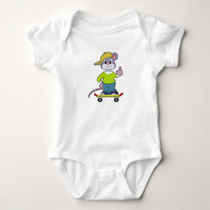 Muis als Skater met skateboard Romper