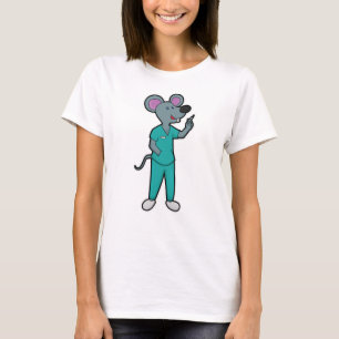 Muis als verpleegster bij vaccinatie met spuit t-shirt