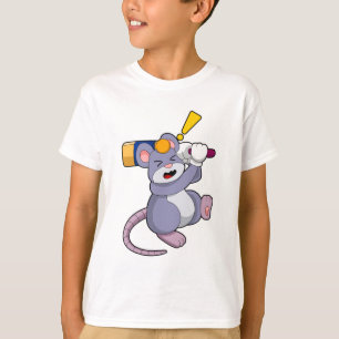 Muis bij Cricket met cricket bat T-shirt