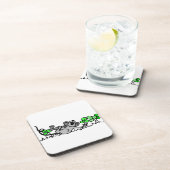 Muis die speelt in shamrocks bier onderzetter (Rechterzijde)