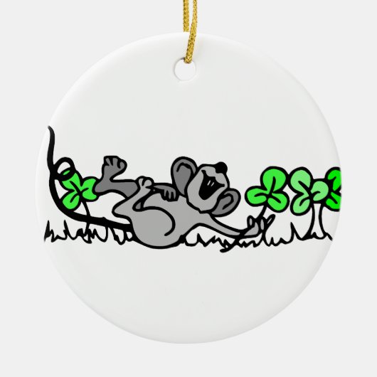 Muis die speelt in shamrocks keramisch ornament (Voorkant)