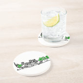 Muis die speelt in shamrocks zandsteen onderzetter (Zijkant)