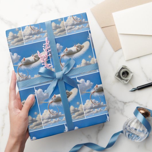 Muis drijvend op een veer cadeaupapier (Geschenken)