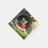 Muis leest een rood boek op een deken servet (Hoek)