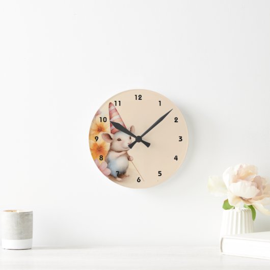 Muis met gestreept pet sinaasappel roze bloemetjes ronde klok (Huis)