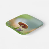 Muis onder een paddenstoel papieren bordje (Gebogen)