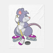 Muis op Ice hockey met ijshockeystick Fleece Deken (Voorkant)