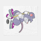 Muis op Ice hockey met ijshockeystick Fleece Deken (Voorkant (Horizontaal))