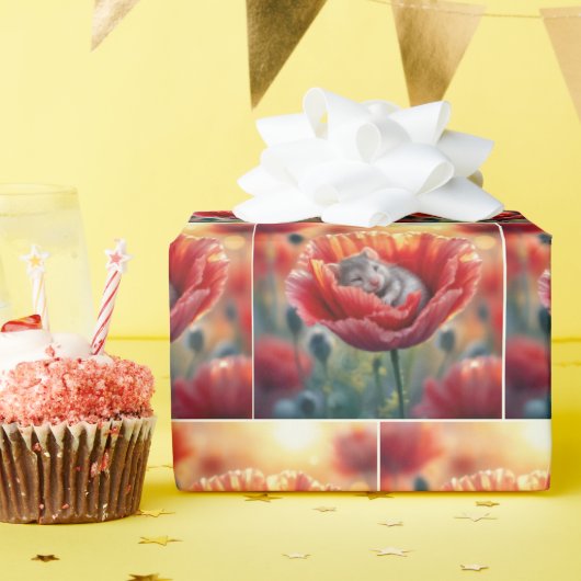 Muis slapen in een rode papaver bloem cadeaupapier (Verjaardagsfeest)