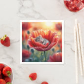 Muis slapen in een rode papaver bloem servet (Insitu)