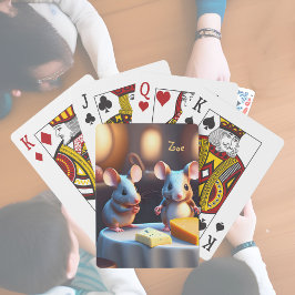 Muisfamilie aan de eettafel pokerkaarten