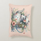 Muisje in Theepot met Bloemen Illustratie Accent Kussen (Achterkant (Verticaal))