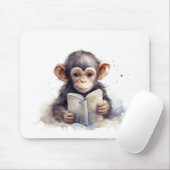Muismat met charmante chimpansee die leest (Met muis)
