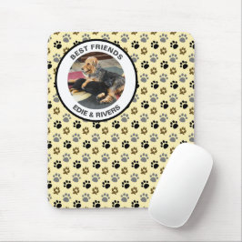 Muismat met voetafdrukken van een leuk hondje