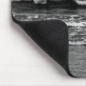 Muismat met zwarte en witte foto van de oceaan (Hoek)