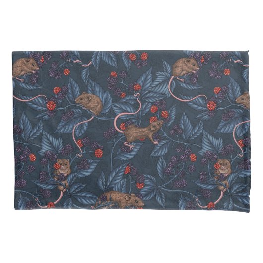 Muizen en bramen op de marine kussensloop (Voorkant-Links)