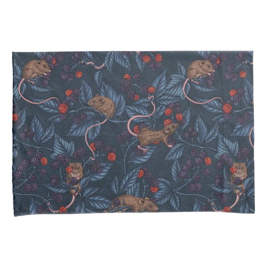 Muizen en bramen op de marine kussensloop (Voorkant-Rechts)