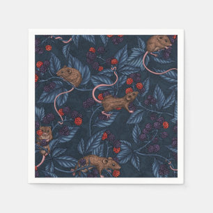 Muizen en bramen op de marine servet