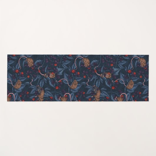 Muizen en bramen op de marine yogamat (Voorkant (horizontaal))
