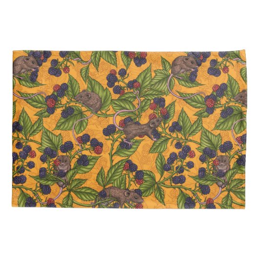 Muizen en bramen op geel kussensloop (Achterkant-Links)