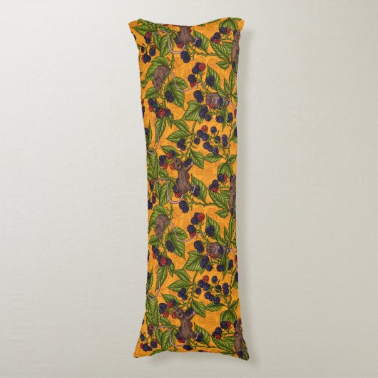 Muizen en bramen op geel lichaamskussen (Voorkant Verticaal)