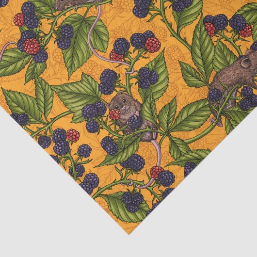 Muizen en bramen op geel tissuepapier (Detail)