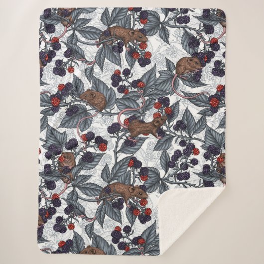 Muizen en bramen op wit sherpa deken (Voorkant)
