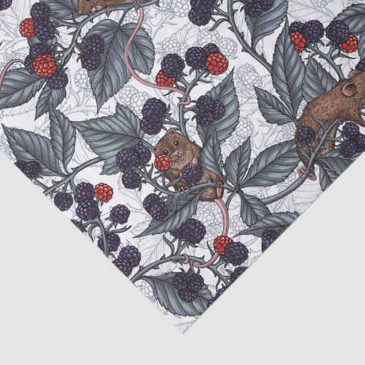 Muizen en bramen op wit tissuepapier (Detail)