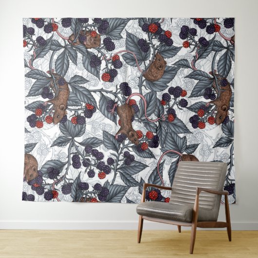 Muizen en bramen op wit wandkleed (In Situ (horizontaal))