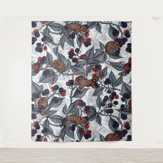 Muizen en bramen op wit wandkleed (Voorkant)