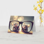Muizen kijken door een bril op verjaardagsfeest kaart (Gele Bloem)