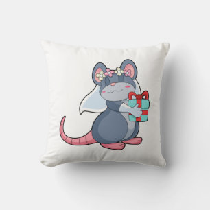 Muizenbruid met sluier & geschenk.PNG Kussen