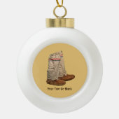 Mukluks Keramische Bal Ornament (Voorkant)