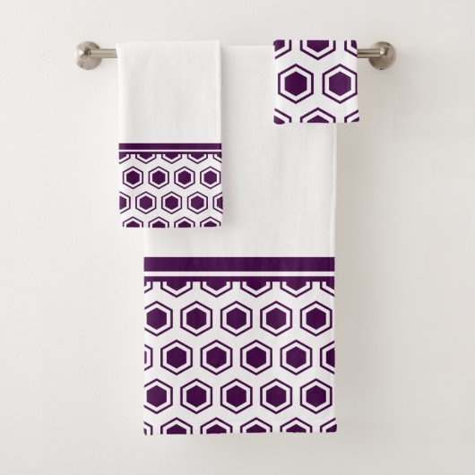 Mulberry en White Hexagonal Pattern Bad Handdoek (Insitu)