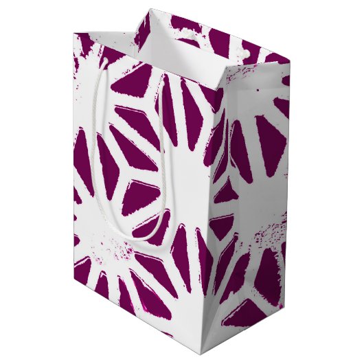 Mulberry en wit geometrisch patroon medium cadeauzakje (Achterkant Gekanteld)