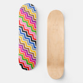 Multi gekleurd Zigzag Chevron Patroon Ontwerp Persoonlijk Skateboard (Voorkant)