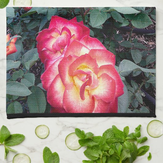 MULTI GEKLEURDE ROZEN handdoek (Gevouwen)