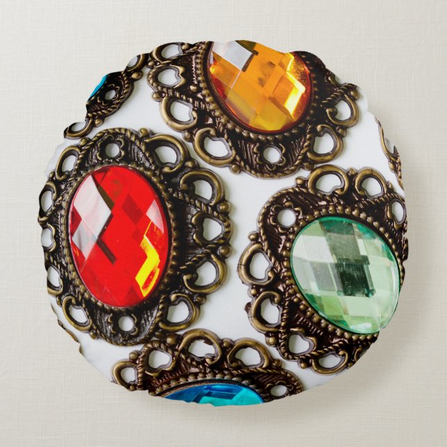 Multicolor  broedsels op witte achtergrond rond kussen (Voorkant)