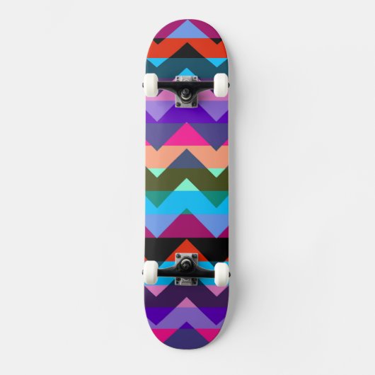 Multicolor Chevron Zigzag Streeppatroon Skateboard (Voorkant)