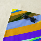 Multicolor diagonaal lijnpatroon strandlaken (In situ)