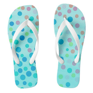 Multicolored pastelstippen op blauw teenslippers