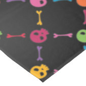 Multicolorpatroon met schedels tafelkleed (Gekanteld)
